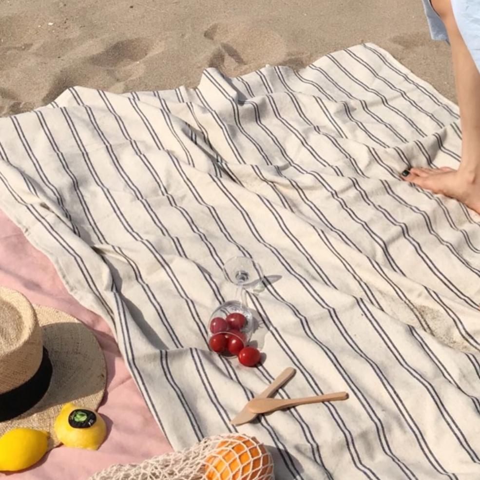 |ONMYOWN| Bluelinen Picnic Mat