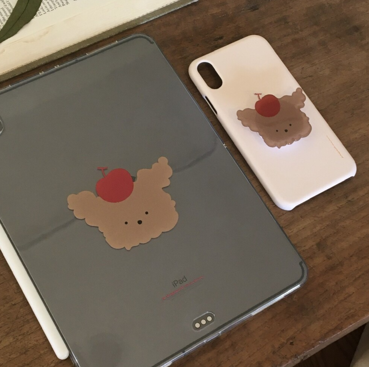 |wurin| Cherry Poo IPad Case/ Ipad Pouch