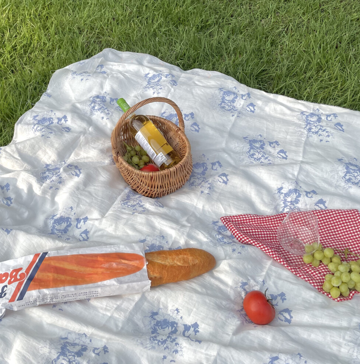 |ONMYOWN| Day London Picnic Mat