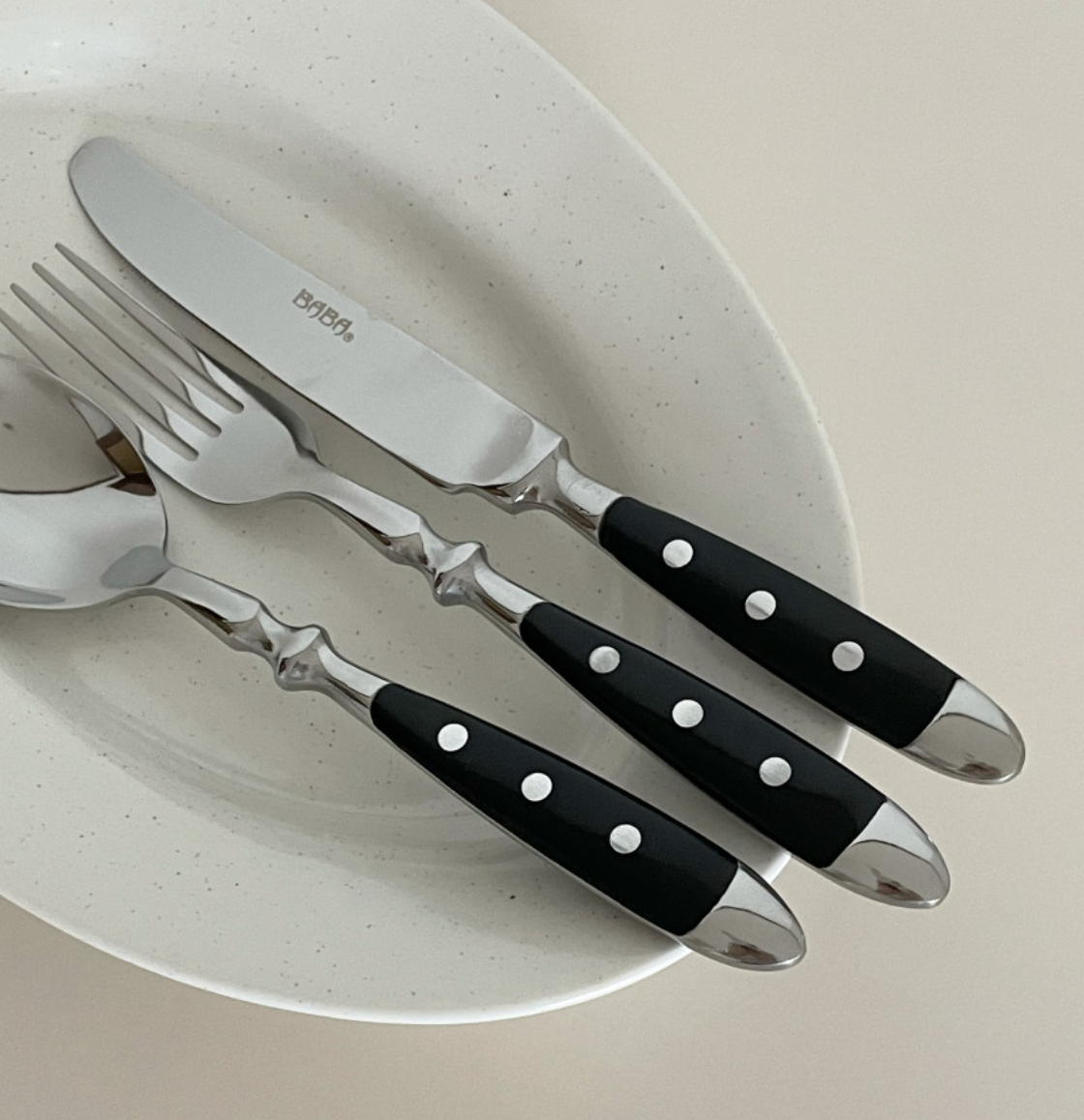 |Day By Day| Classic Black Cutlery