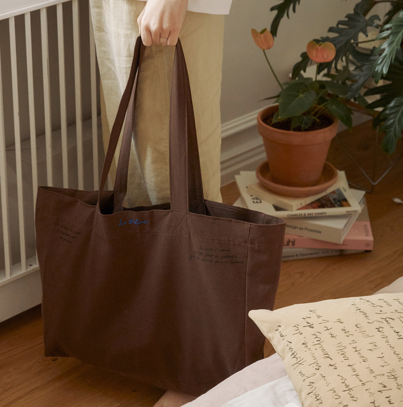 |HOTEL PARIS CHILL| Le Silence Bag (Brown)