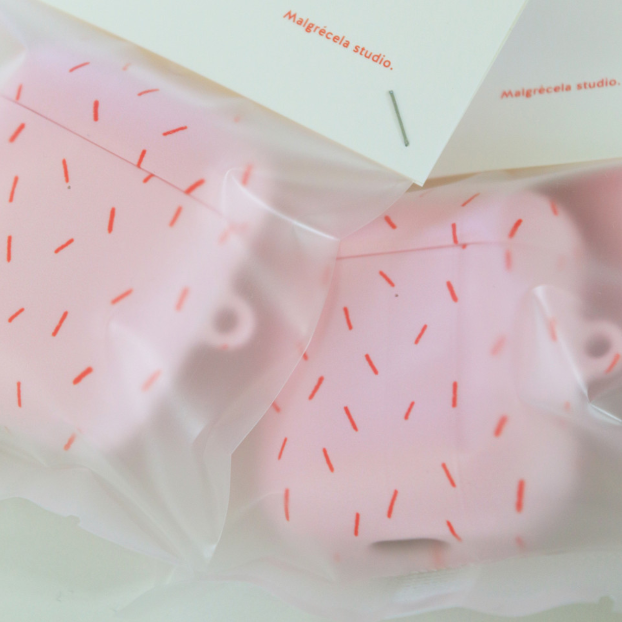 |Malgrecela| Red Line AirPods Case