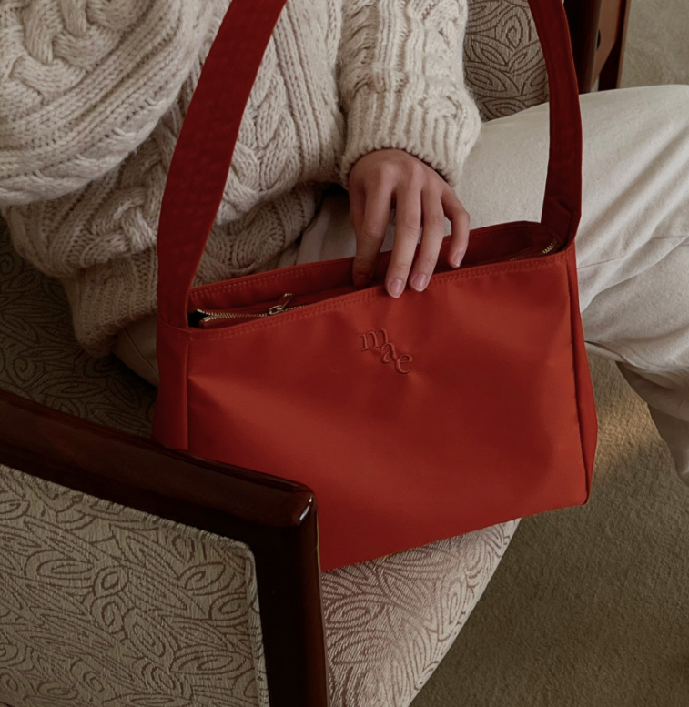 |mucu and ebony| Comfy Bag (Orange Red)