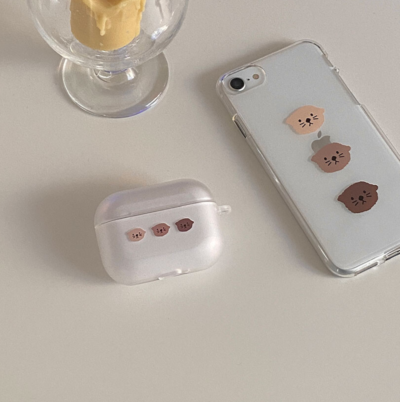 |haedal._.store| Sea Otter Airpods Case