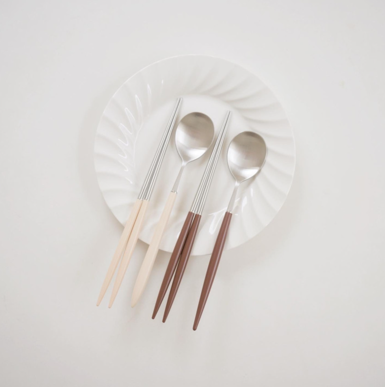|Bracket Table| Margaret Spoon and Chopsticks Set