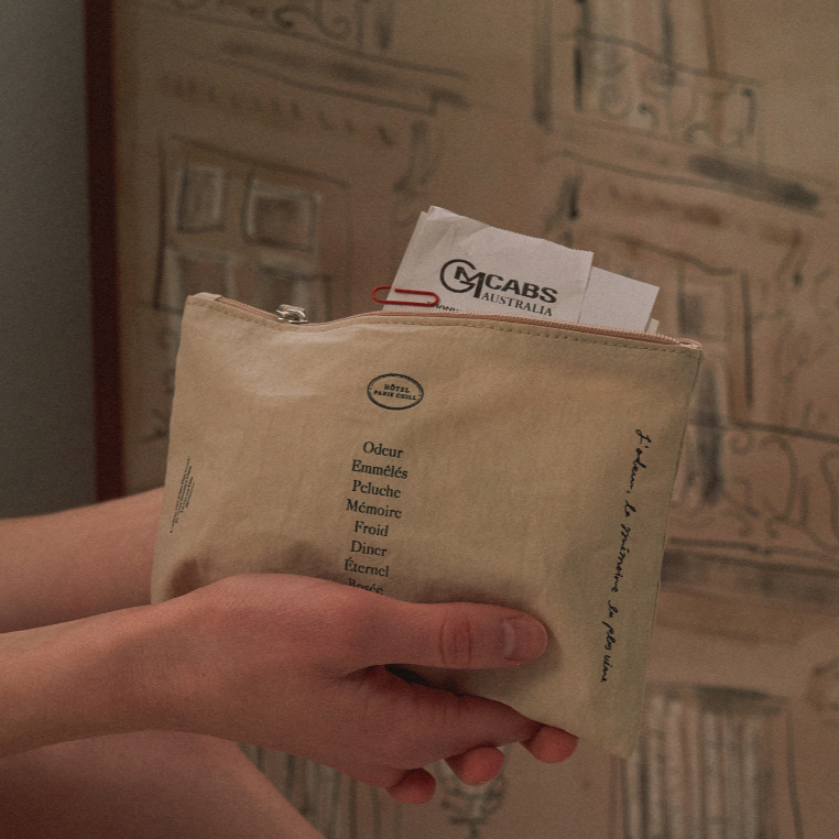 |HOTEL PARIS CHILL| Holiday Pouch (Linen)