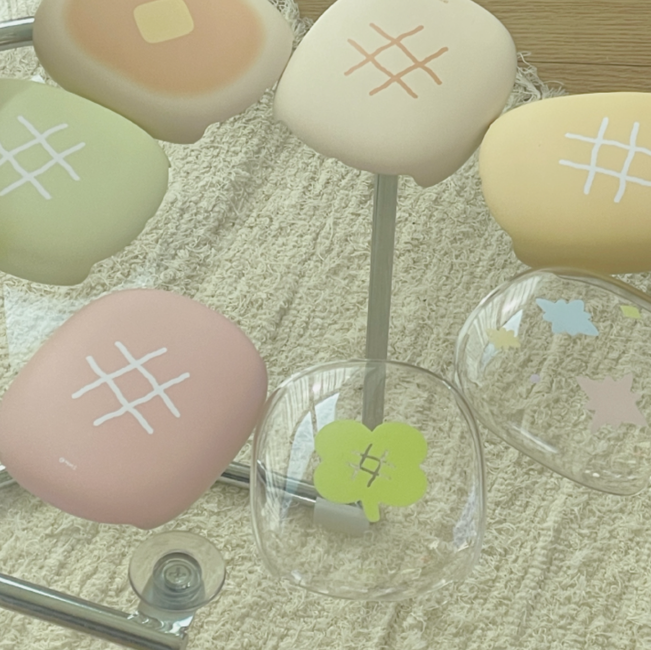 |HOOKKA HOOKKA STUDIO| Airpods Max Case (Melonpan)