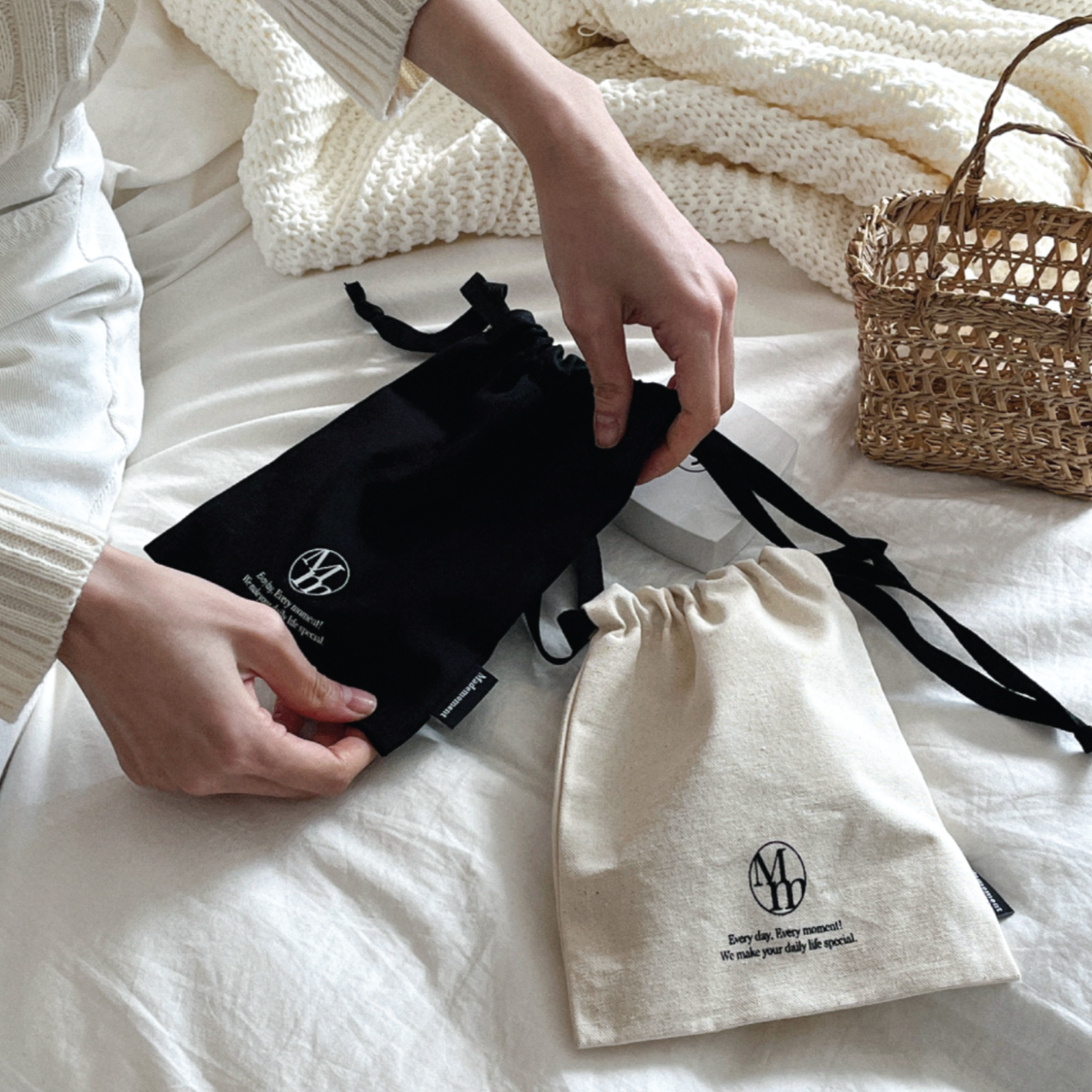 |Mademoment| Classic Bokjori Pouch (2 Colors)