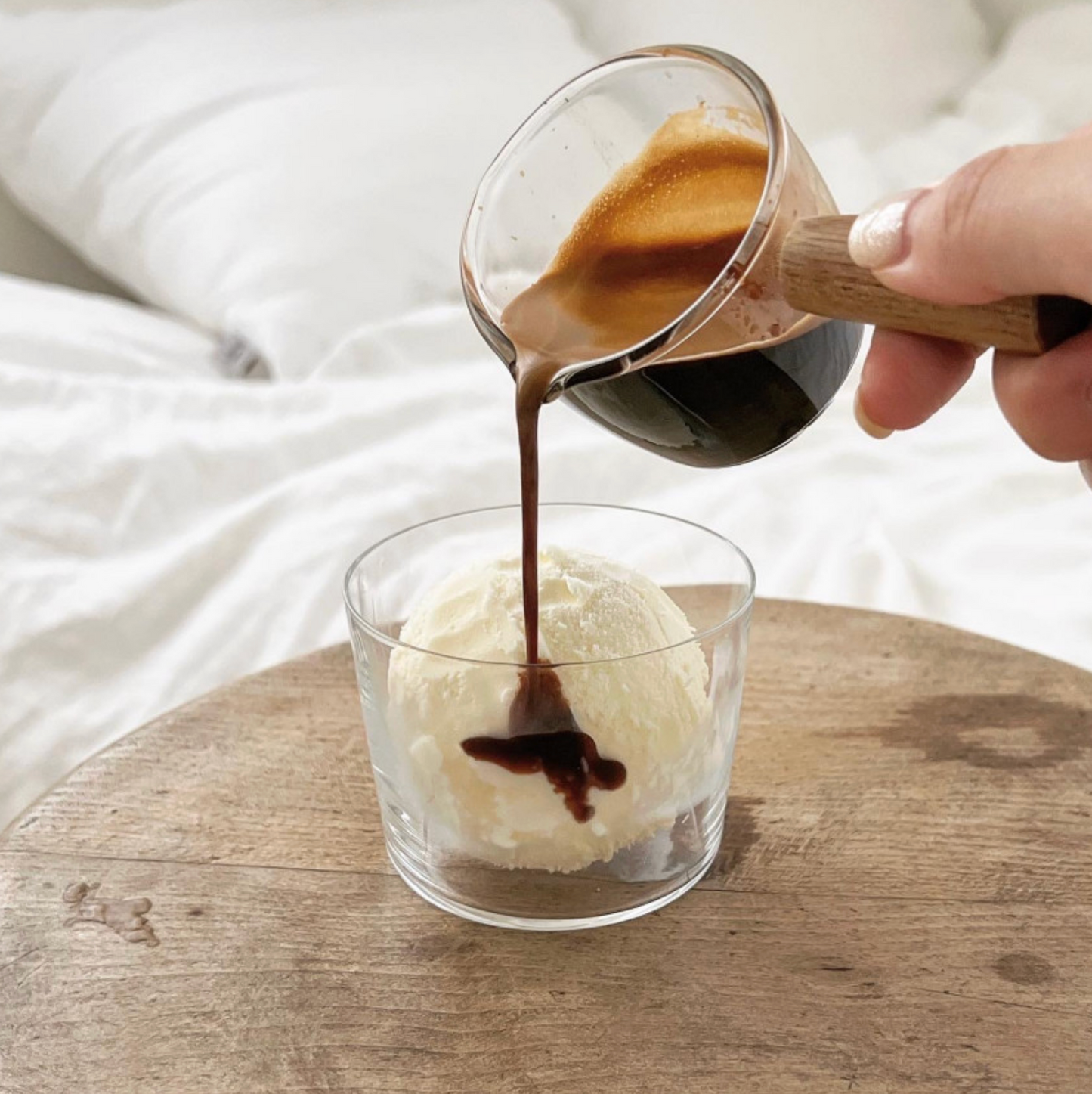 |Bracket Table| Apogato Glass 230ml