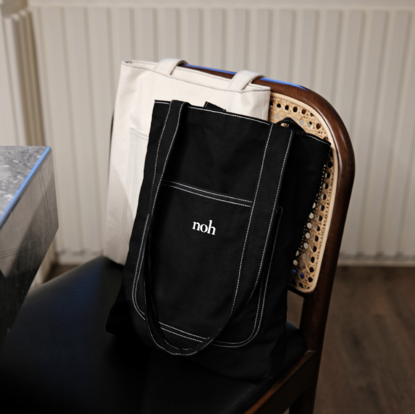 |noh| Stitch Book Bag (Ivory/ Black)