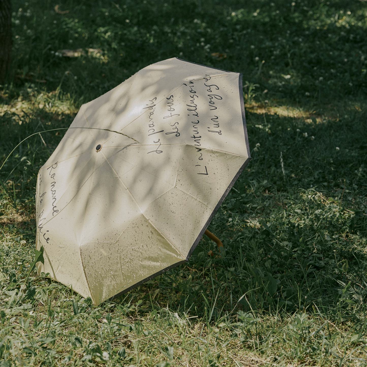 |HOTEL PARIS CHILL| Chill in Rain Umbrella (Vanilla)