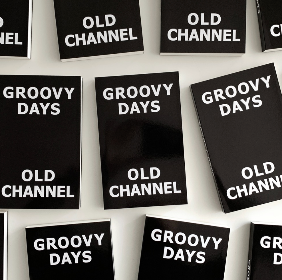 |OLD CHANNEL| GROOVY DAYS DIARY - BLACK