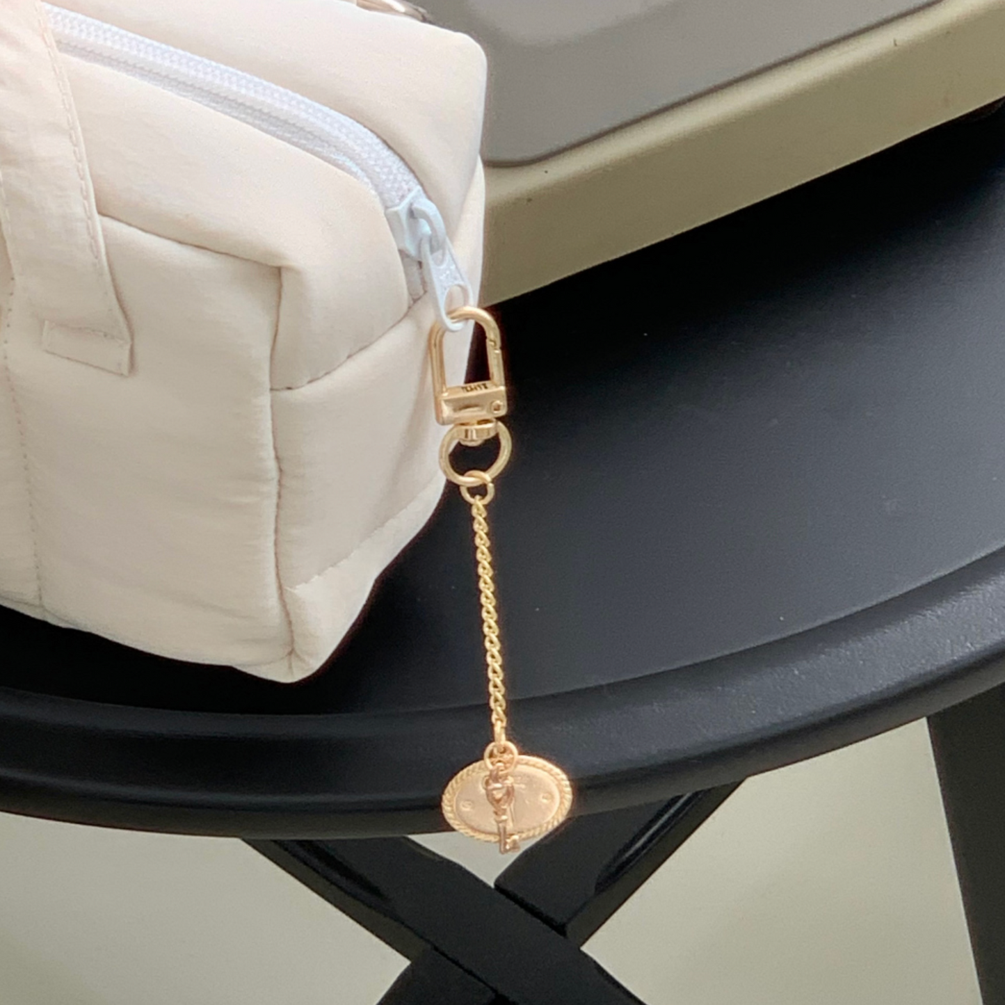 |OLIVET| Lock-Key Key Chain (Silver, Gold)