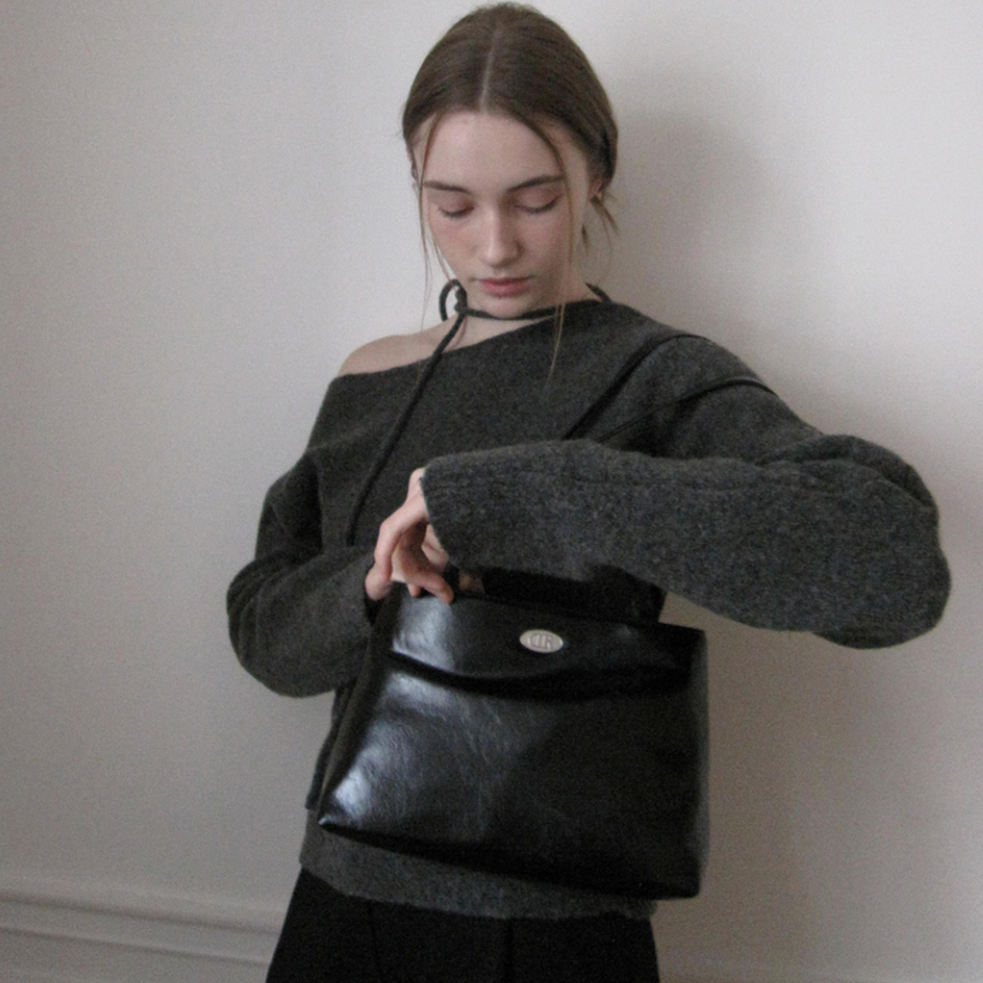 |DUMARO| Dion Shoulder Bag / Black