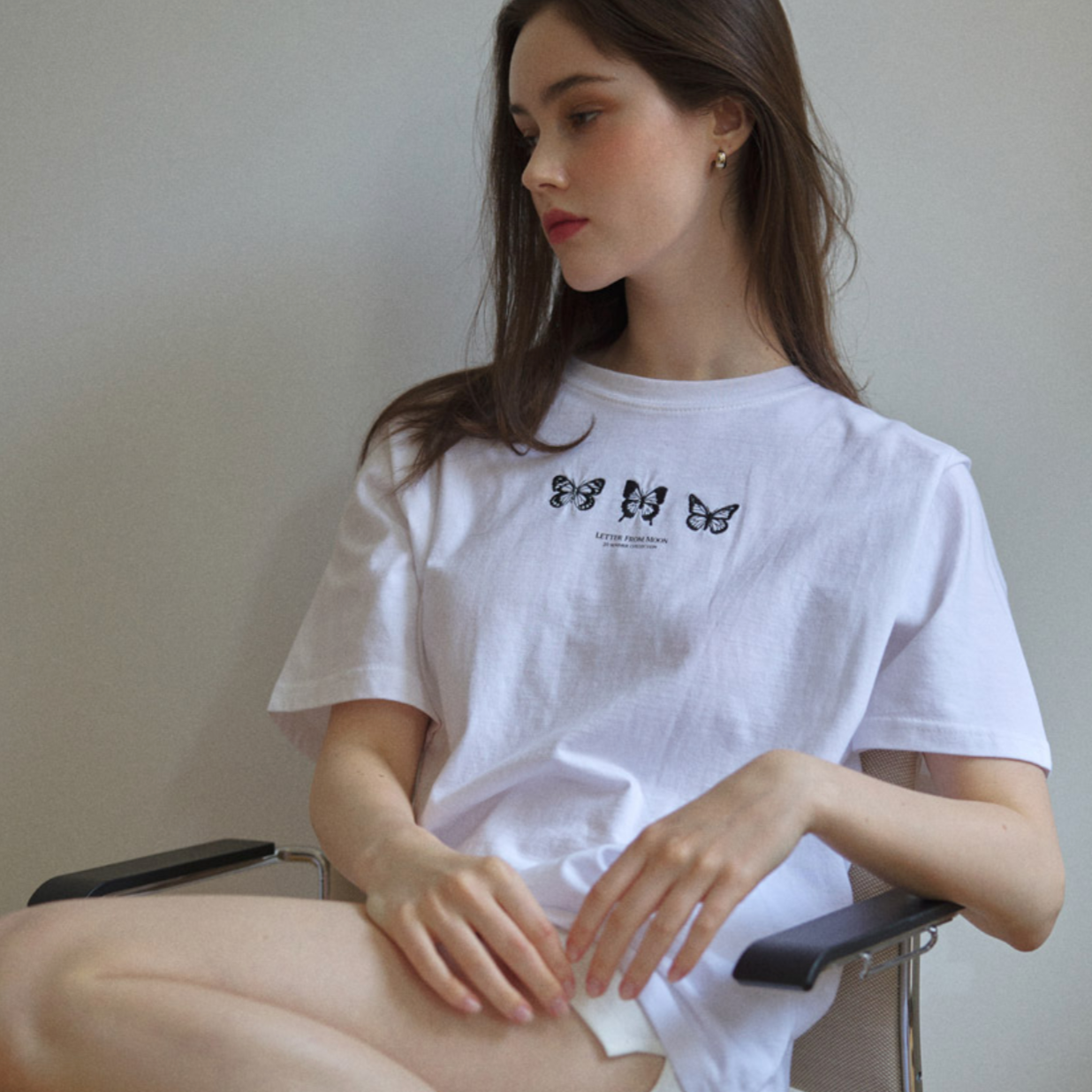 |Letter from Moon| |2件優惠價!買一送一| Triple Butterfly Embroidery Short Sleeve T-Shirt (3Colour)