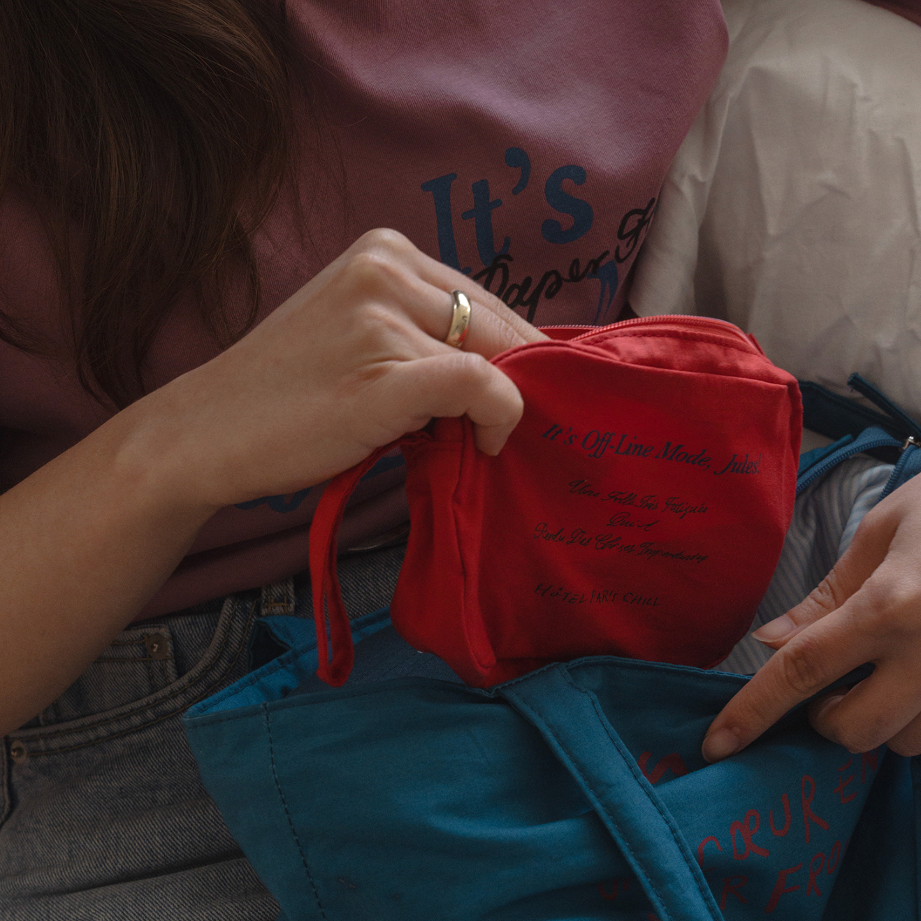 |HOTEL PARIS CHILL| Wander Pouch (Chilli)