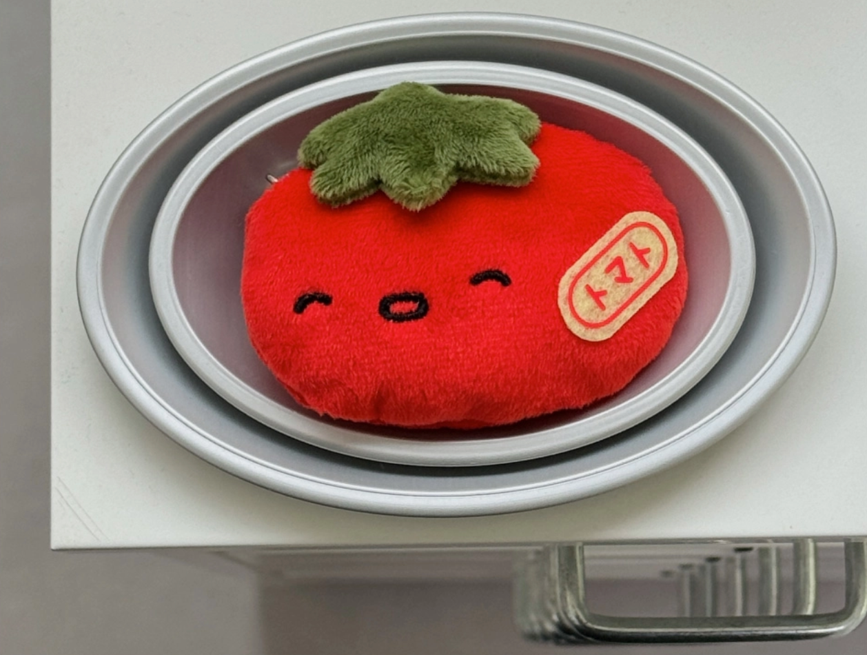 |HOOKKA HOOKKA STUDIO| Tomato Soft Fluffy Keyring