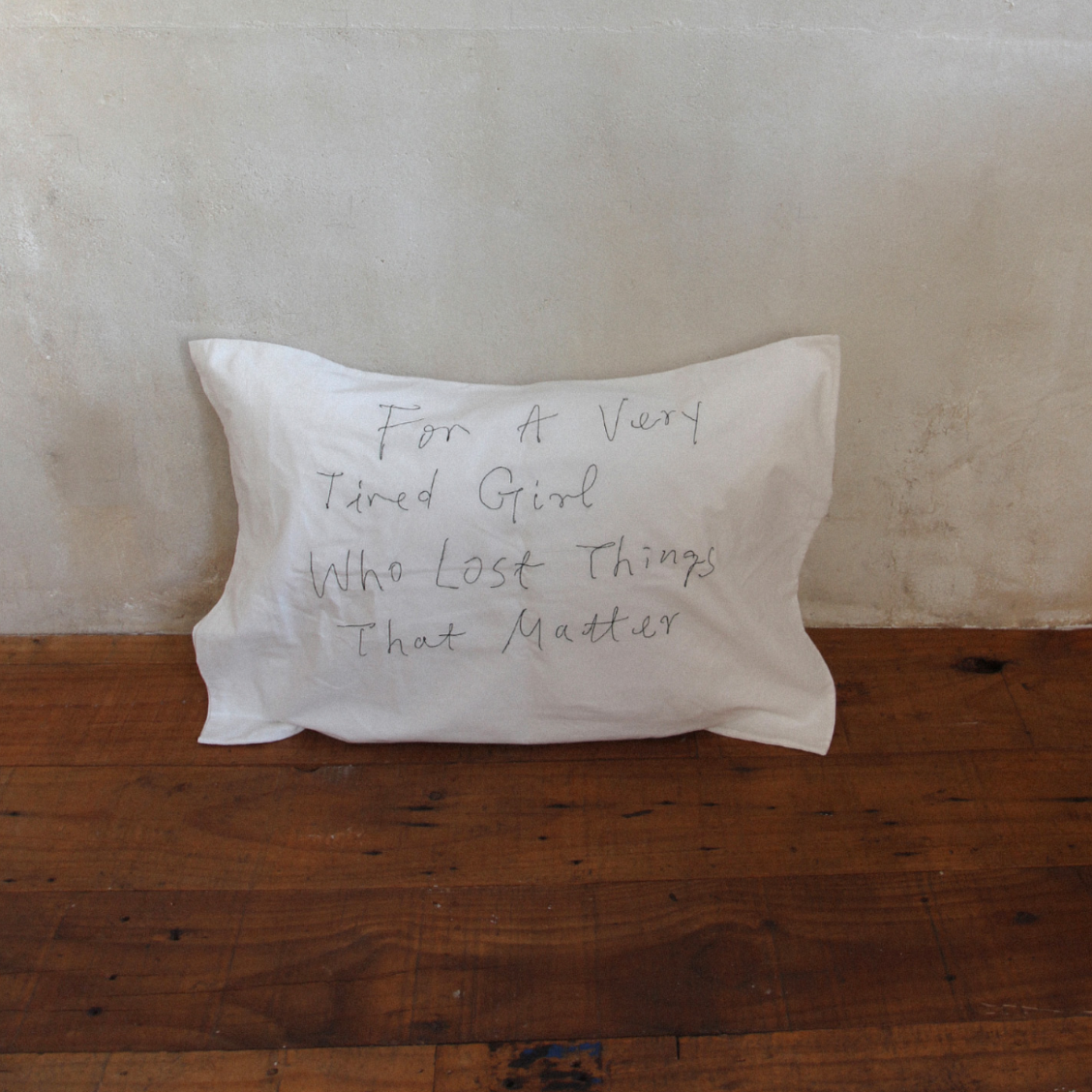 |HOTEL PARIS CHILL| Tired Girl Cushion Cover (Black)