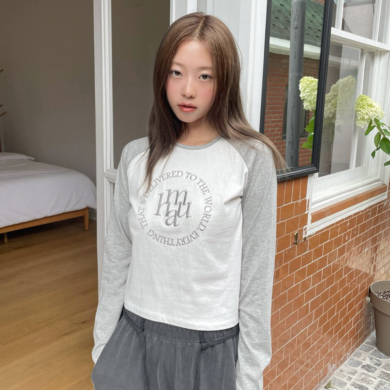 |muahmuah| STITCH LOGO RAGLAN LONG SLEEVE