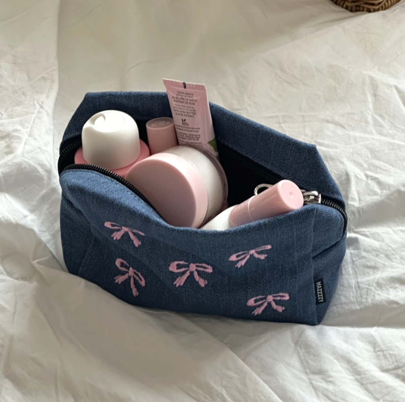 |MAZZZZY| Ribbon Pattern Square Pouch