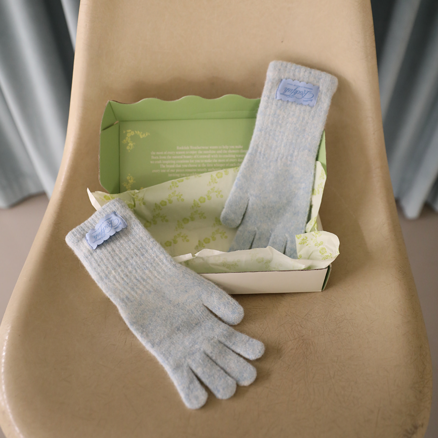 |Rockfish Weatherwear| NEW FLUFFY LONG GLOVES