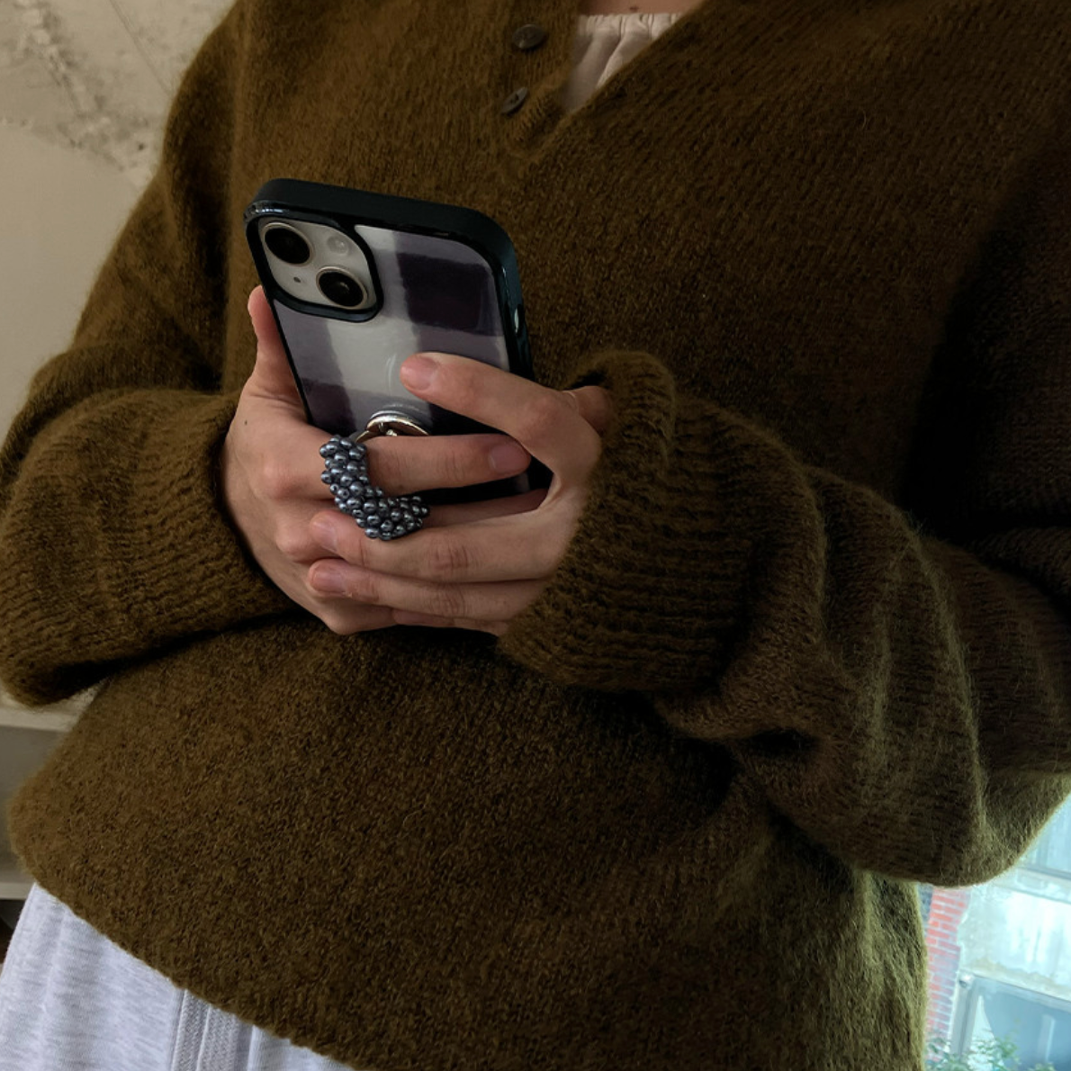 |loumoi| Deep Navy Pearl Ring Grip Tok