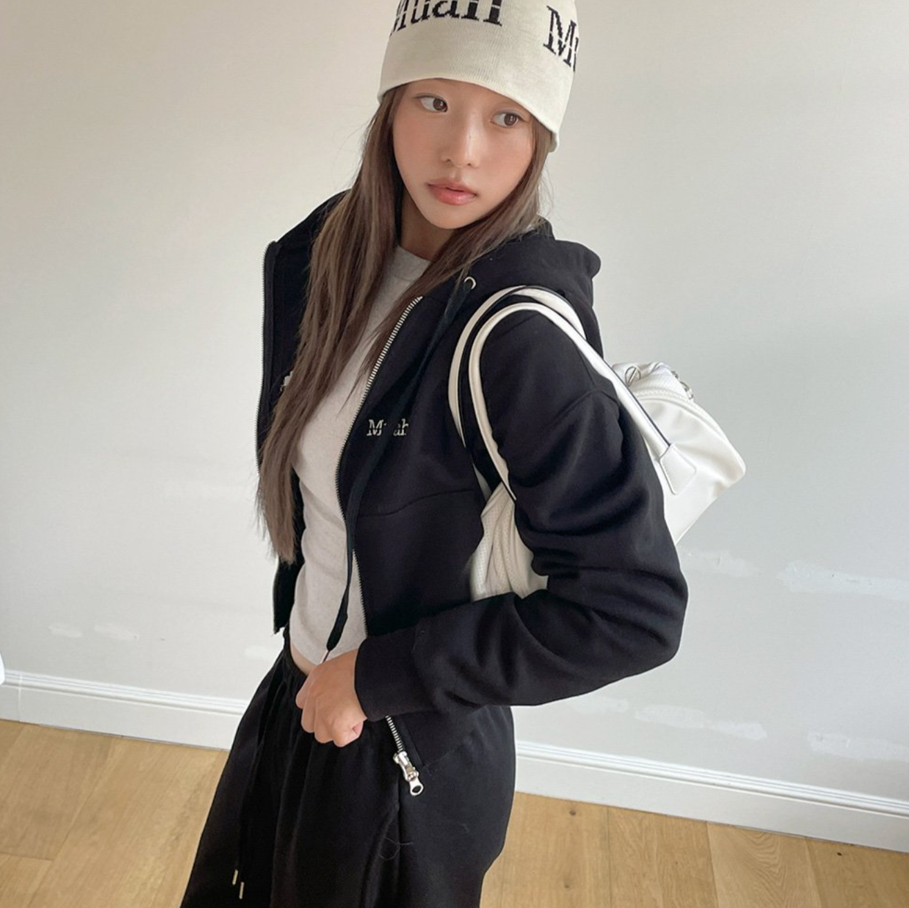 |muahmuah| Logo Stitch Regular Fit Hooded Zip-Up (Black)