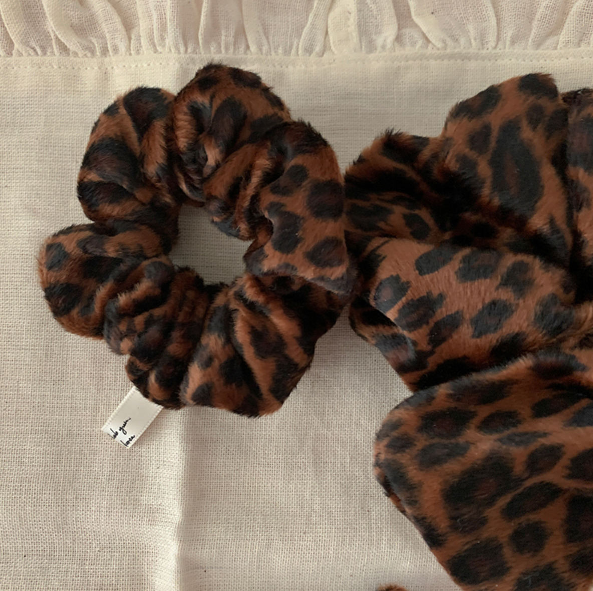 |moat| Calf Leopard Scrunchy