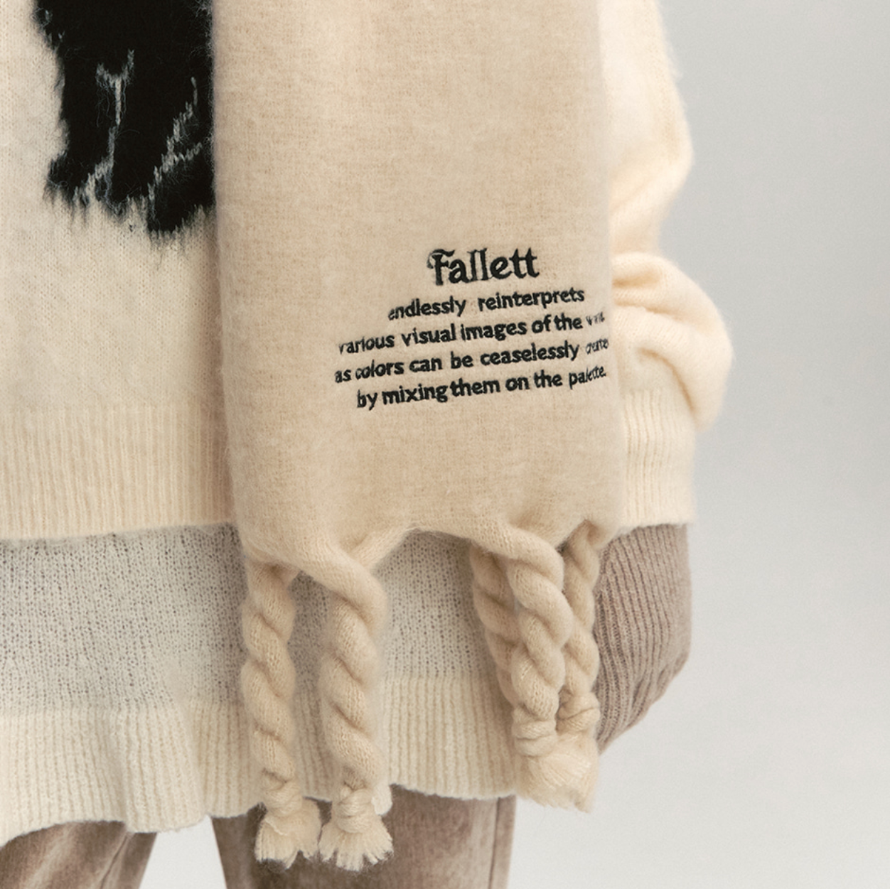 |Fallett| Oversized Story Logo Muffler Beige
