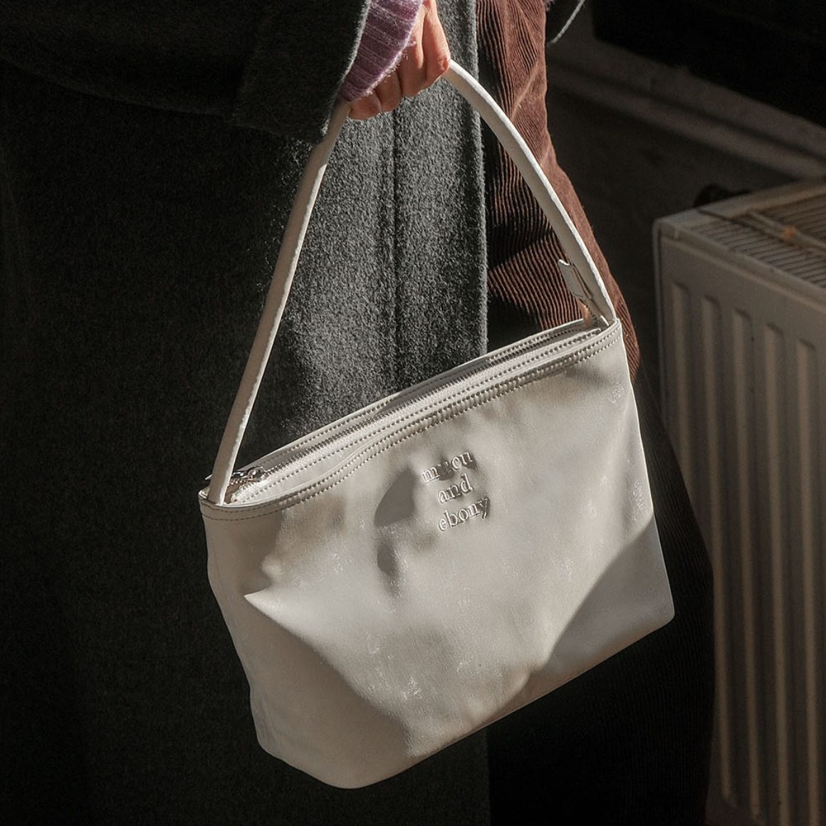 |mucu and ebony| Near Flat Bag Mucu Grey