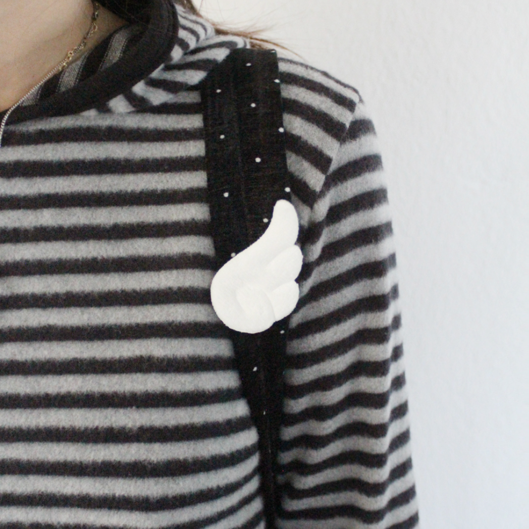 |hippiedippy| ꒰ა wings brooch (3colour) ໒꒱