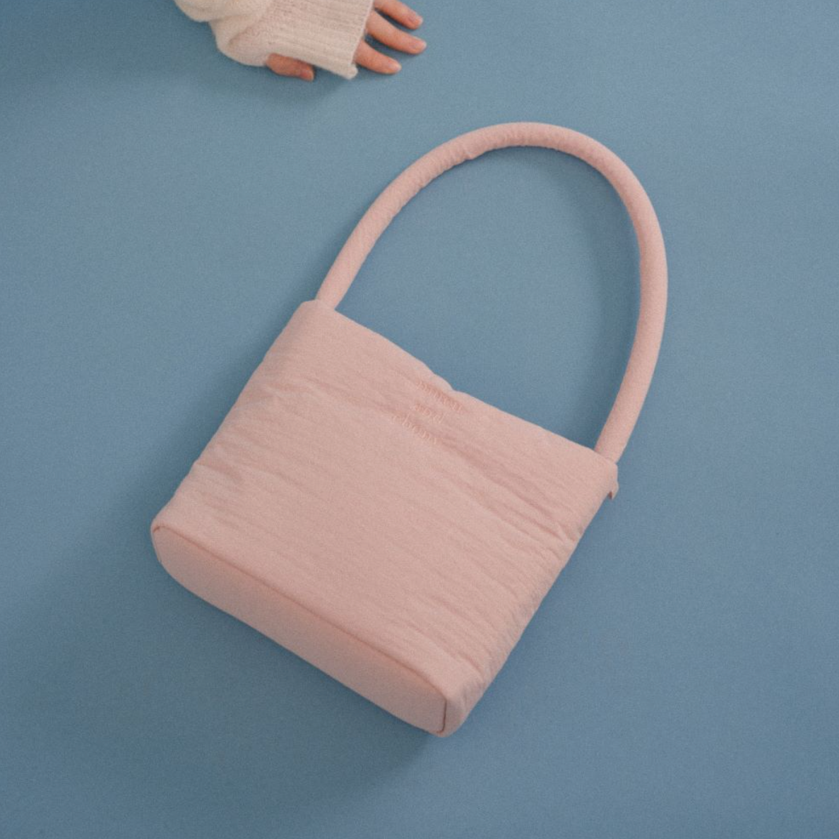 |mucu and ebony| Near Padding Bag Pink