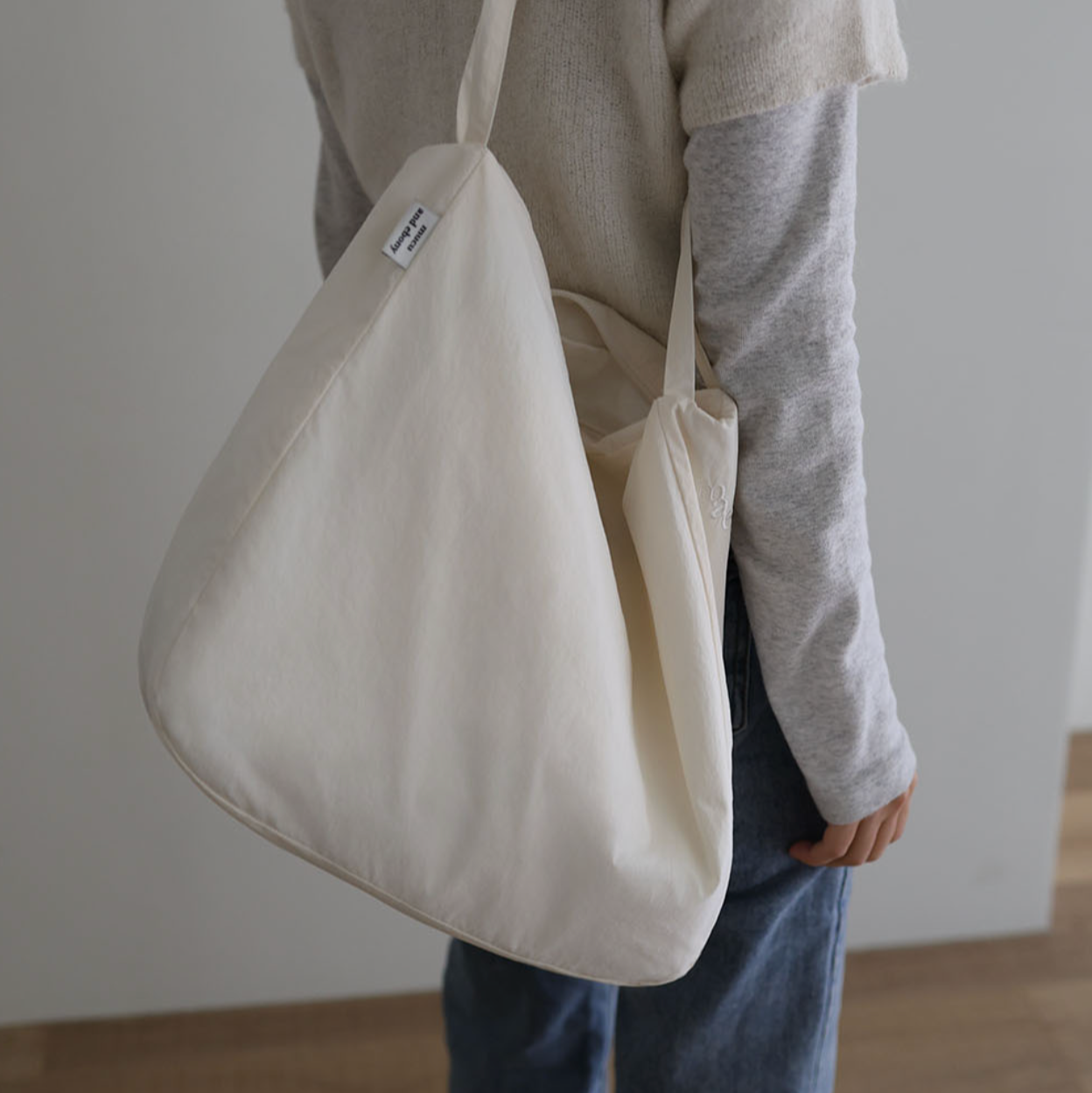 |mucu and ebony| More Mellow Bag Ivory
