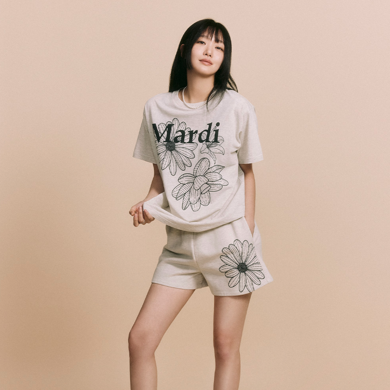 |MARDI MERCREDI| TSHIRT TRIPLE FLOWER OATMEAL BLACK