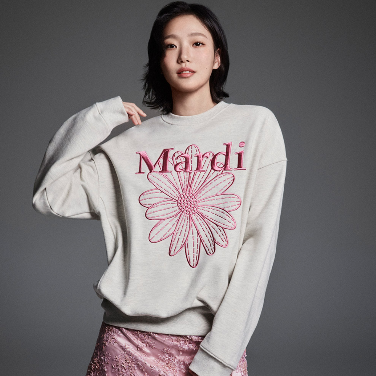 |MARDI MERCREDI| SWEATSHIRT FLOWERMARDI NEEDLEWORK OATMEAL PINK
