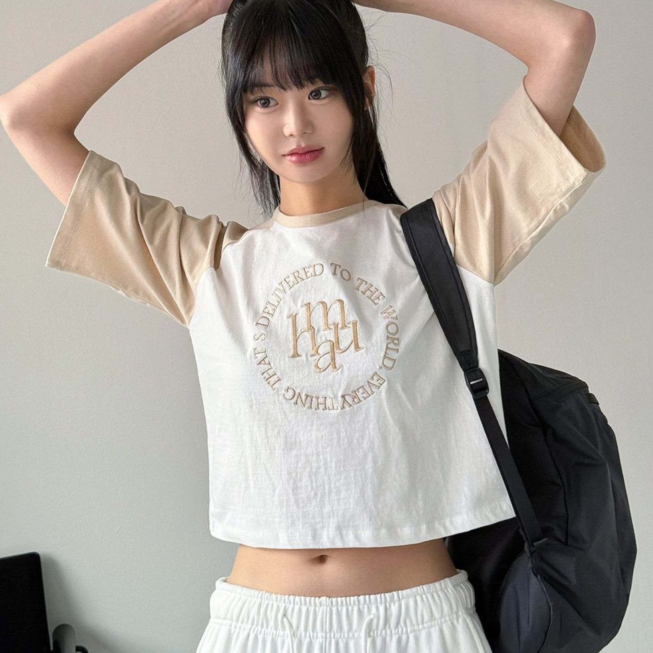 |muahmuah| Stitch Logo Raglan Short-sleeved Shirt (Beige)