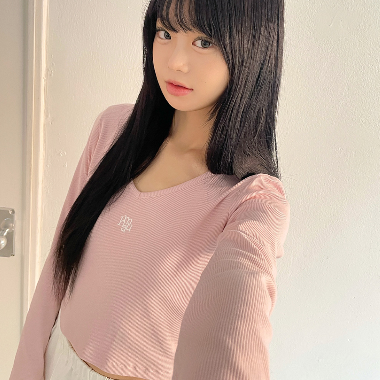 |muahmuah| Stitch V-neck Long-Sleeved T-shirt (Baby Pink)