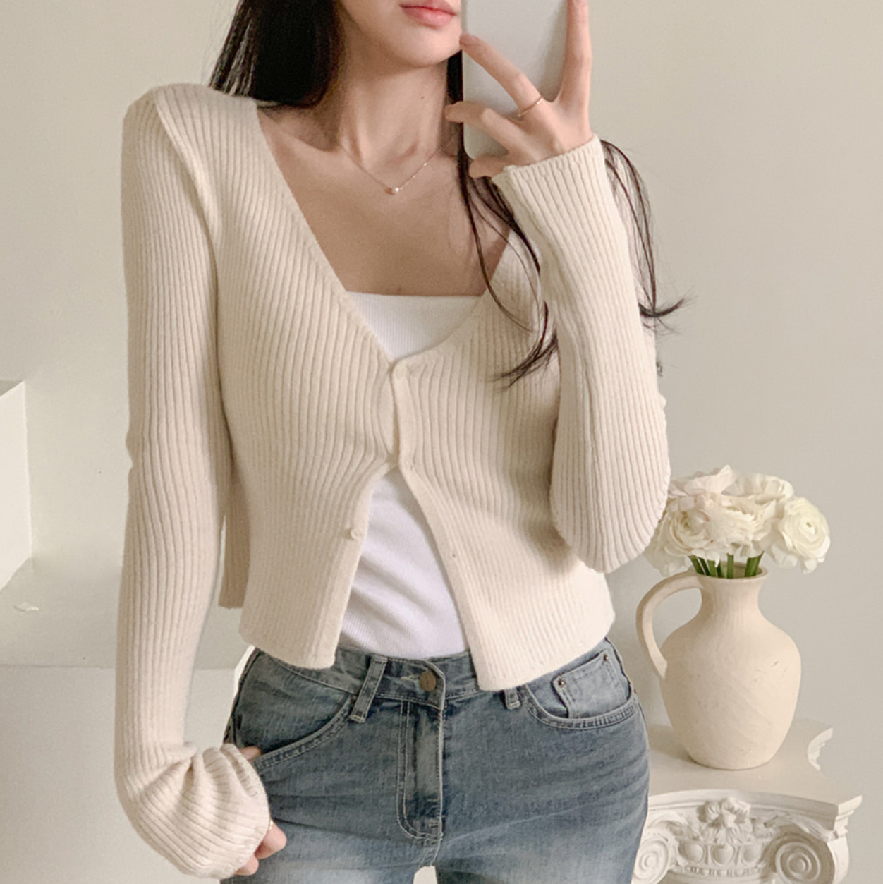 |perbit| Tina Slim Fit V-Neck 3 Button Knit Cardigan