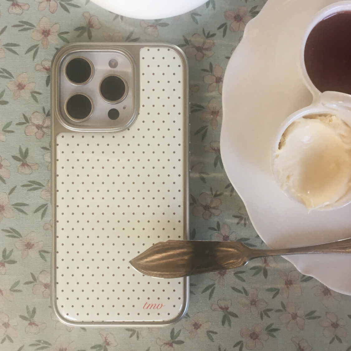 |trustmyvibe| Clotted Cream Dot Phone Case