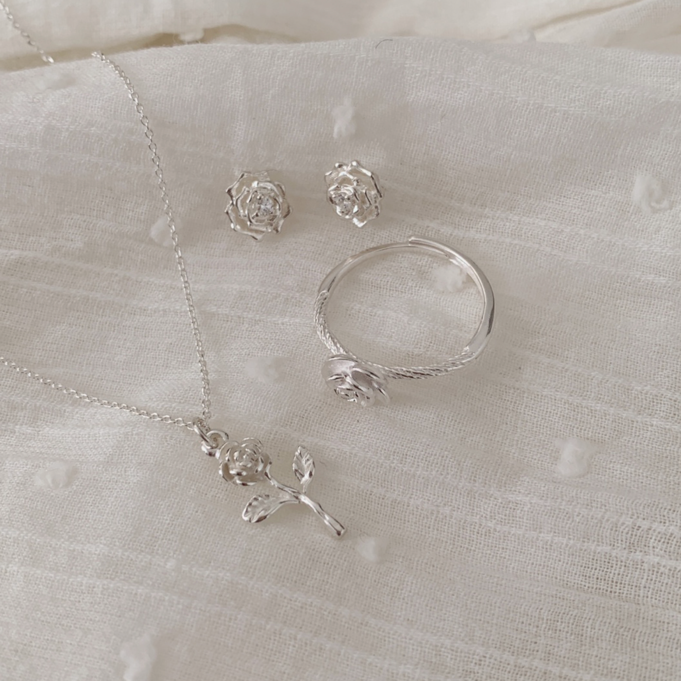 |SOYE PI-NE| Emily Rose Silver Necklace