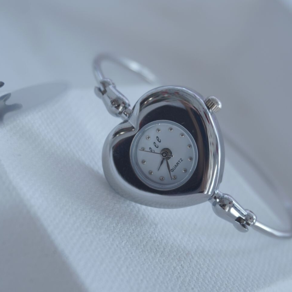 |eee space| 2 HEART WATCH