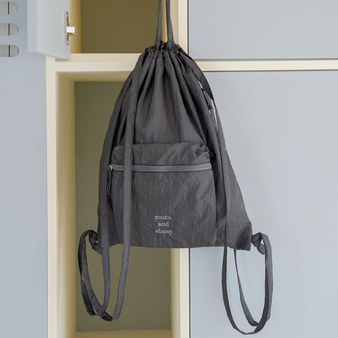|mucu and ebony| Ridge String Backpack Charcoal