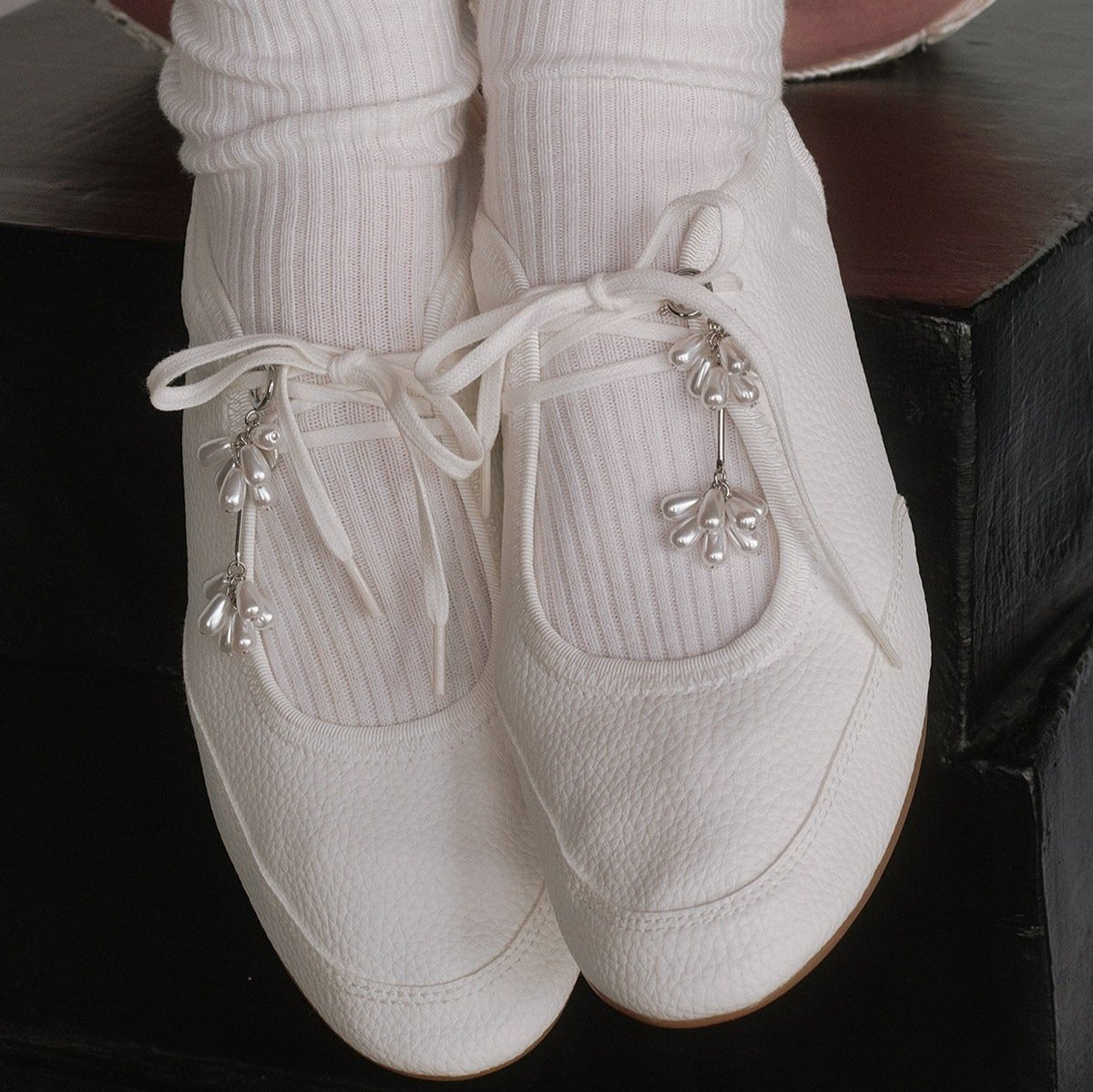 |MONDAY EDITION| Teardrop Pearl Flower Shoelace Charms (Set)