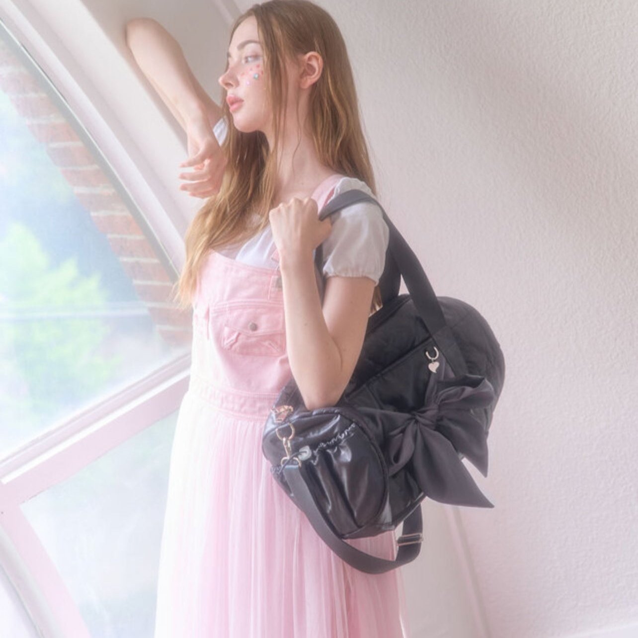 |COZING| Shiny Duffle Bag (Black)