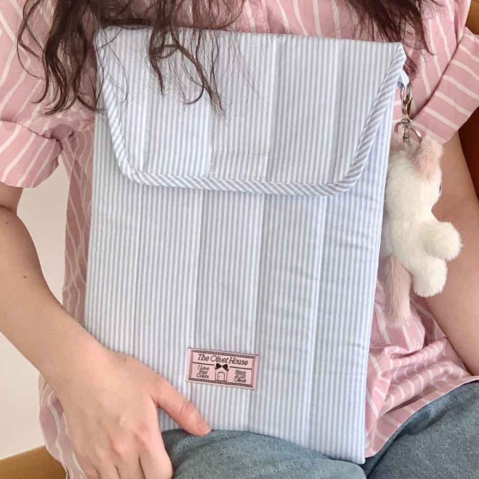 |OLIVET| The Olivet House Digital Pouch