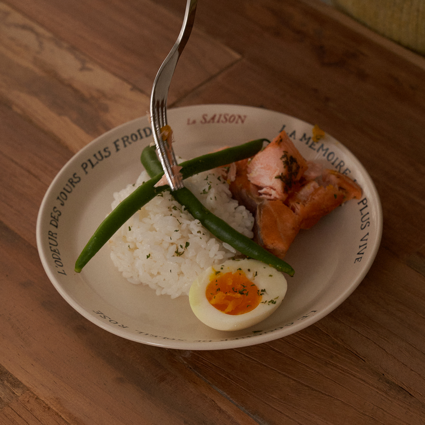 |HOTEL PARIS CHILL| La Saison Plate (Chilli on Linen)