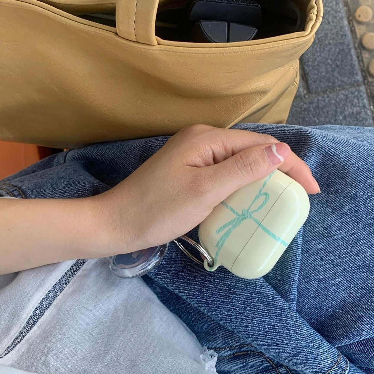 |Loumoi| Present Airpods Case (Mint/ Lemon)
