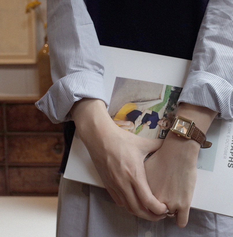 ｜SLOWAND｜ Vintage Gold Watch (Gold Frame)