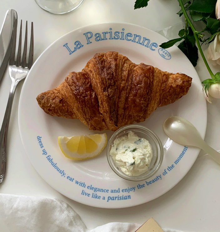 ｜THE ELEGANT TABLE｜ La Parisienne French Blue Plate