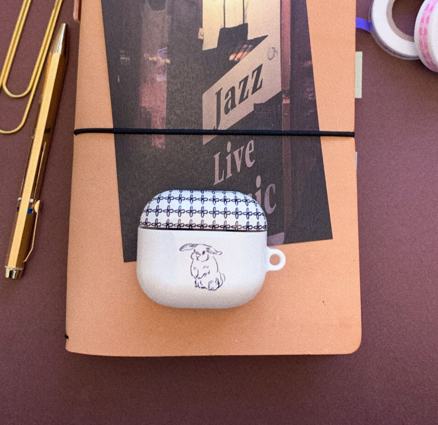 ｜JAZZ OR NOT｜ Mon Lapin Airpods Case